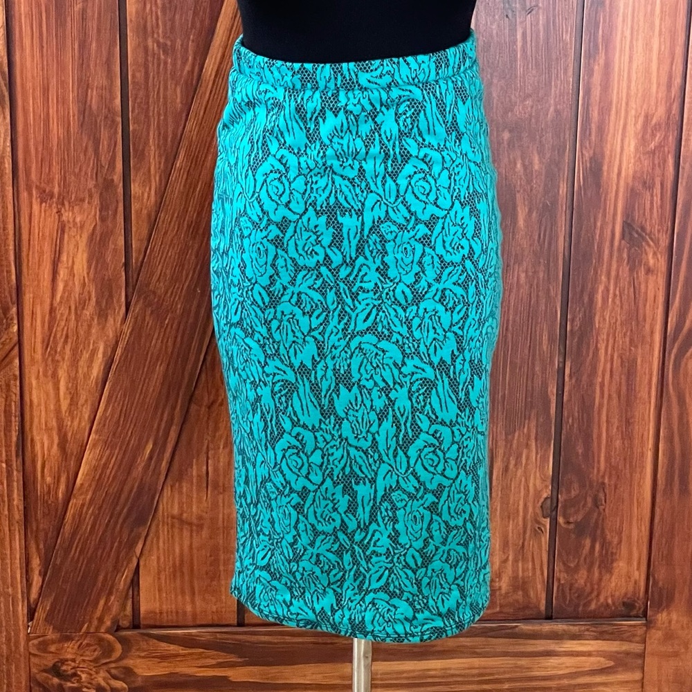 NWT Amelia James Pencil Skirt Medium